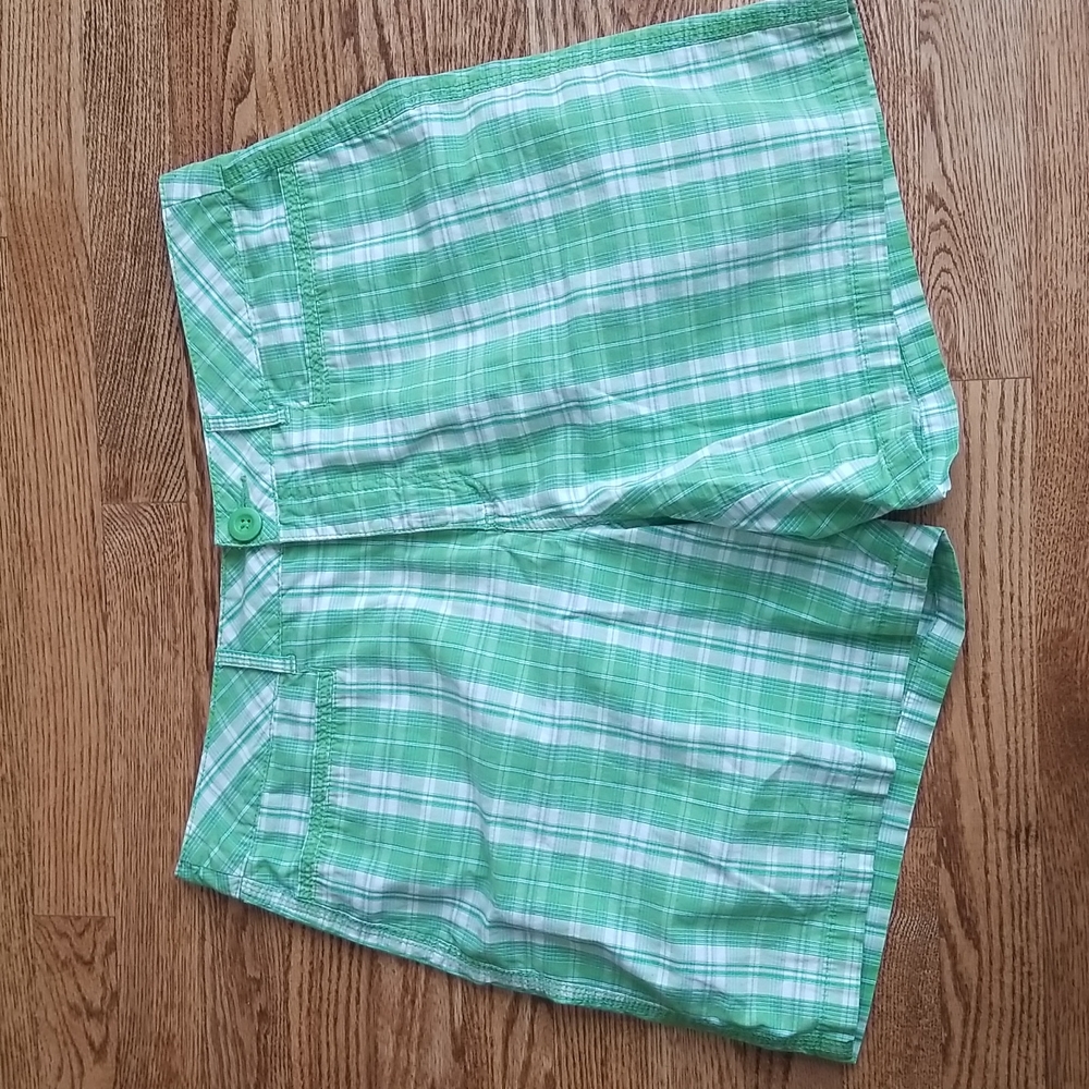 (16) George. Women's Plaid Print Cotton Blend Laid Back Shorts